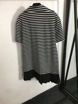 2023 Новое платье поло с воротником-поло и плиссированной строчкой в черно-белую полоску с короткими рукавами