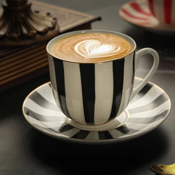 Керамическая чашка для картофеля фри в европейском стиле из костяного фарфора в полоску, симпатичная кофейная чашка, итальянская домашняя кофейная чашка, кухонные принадлежности.